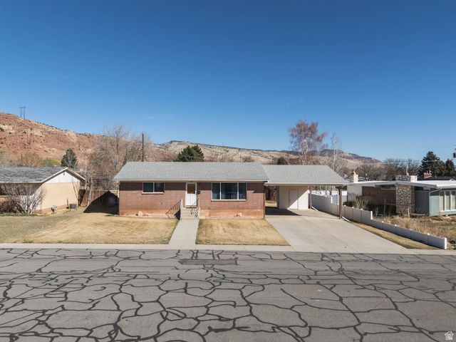 650 W 2ND AVE, Richfield, UT 84701