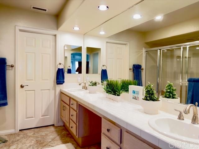 2335 Cartegena Way, Oceanside, CA 92056