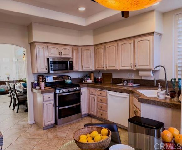 2335 Cartegena Way, Oceanside, CA 92056