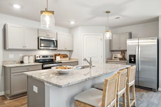 17 RIVER OAK DR, Staunton, VA 24401
