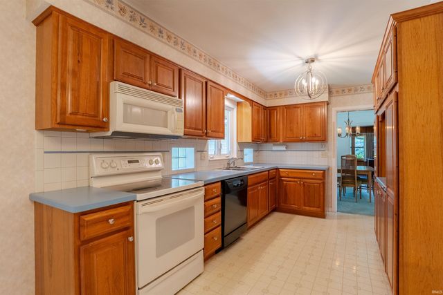 1319 Greenfield Road, Evansville, IN 47715