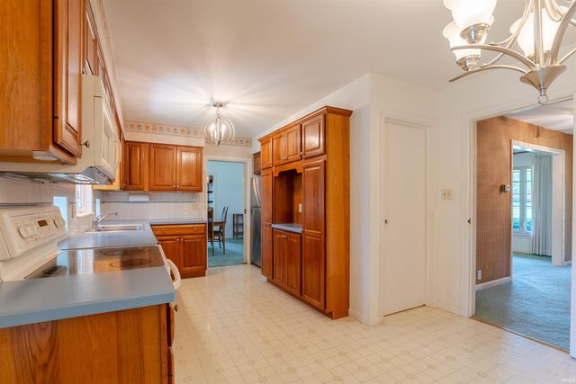 1319 Greenfield Road, Evansville, IN 47715
