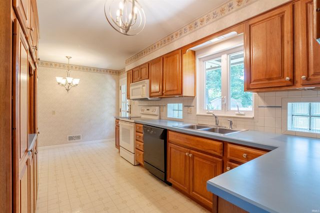 1319 Greenfield Road, Evansville, IN 47715