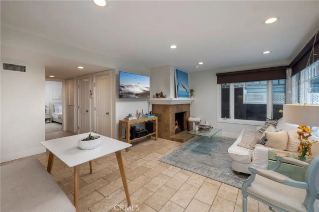 203 8th st, Newport Beach, CA 92661