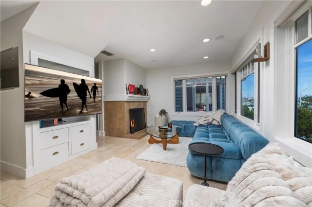 203 8th st, Newport Beach, CA 92661