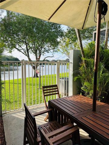 1168 NW 97th Avenue 232, Pembroke Pines, FL 33024