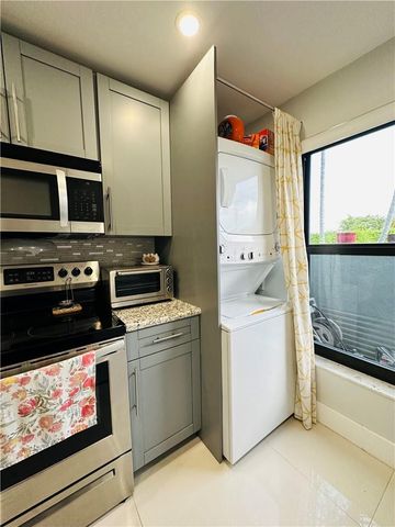 1168 NW 97th Avenue 232, Pembroke Pines, FL 33024