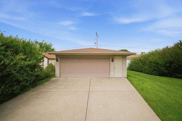 6428 W 85 Street, Burbank, IL 60459