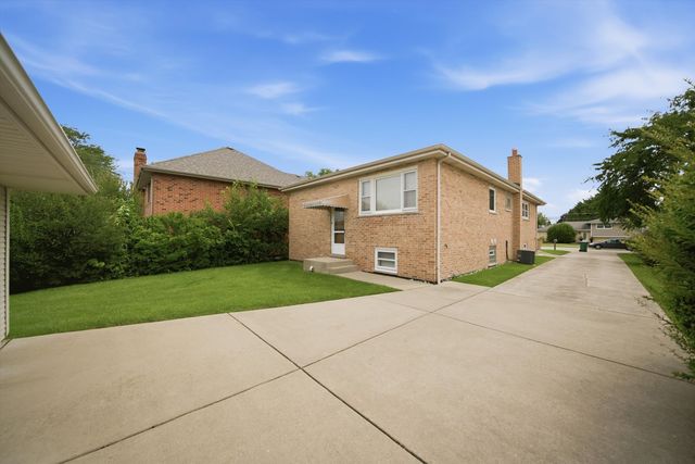 6428 W 85 Street, Burbank, IL 60459