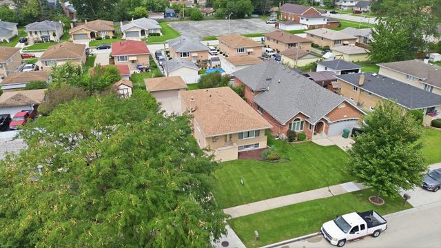 6428 W 85 Street, Burbank, IL 60459