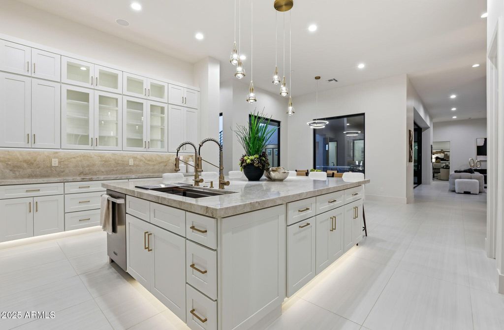 Image 13 of property listing at 8768 E VILLA CASSANDRA Drive, Scottsdale, AZ 85266