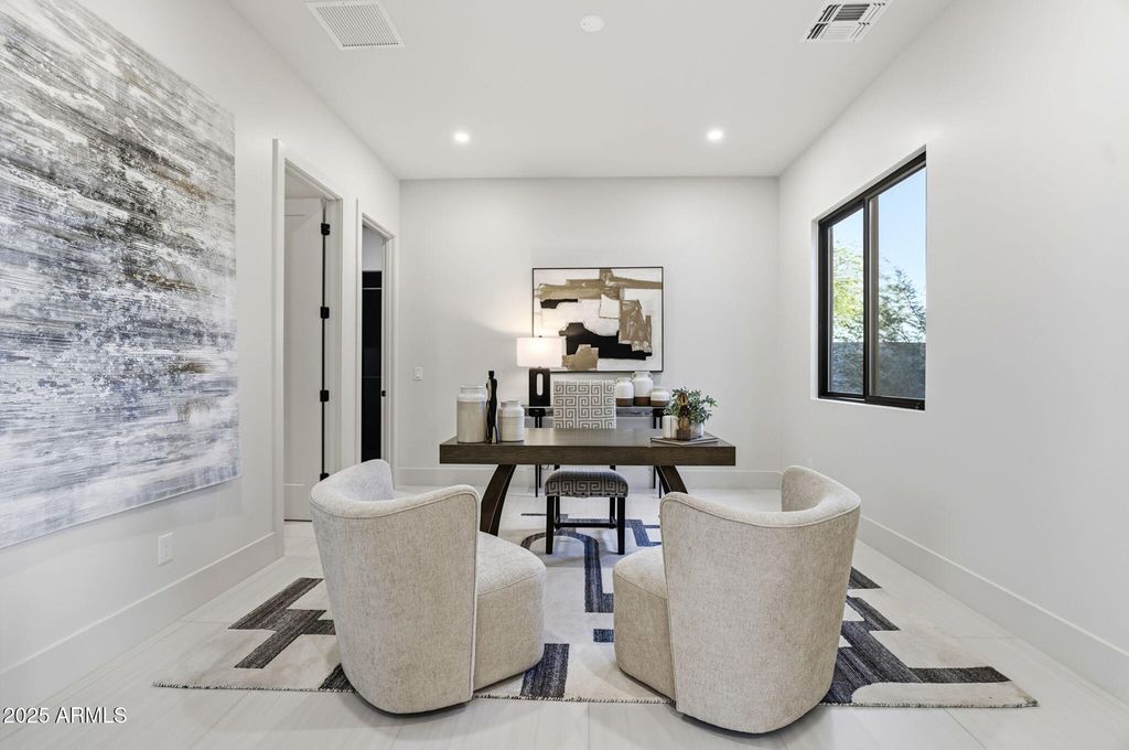 Image 26 of property listing at 8768 E VILLA CASSANDRA Drive, Scottsdale, AZ 85266