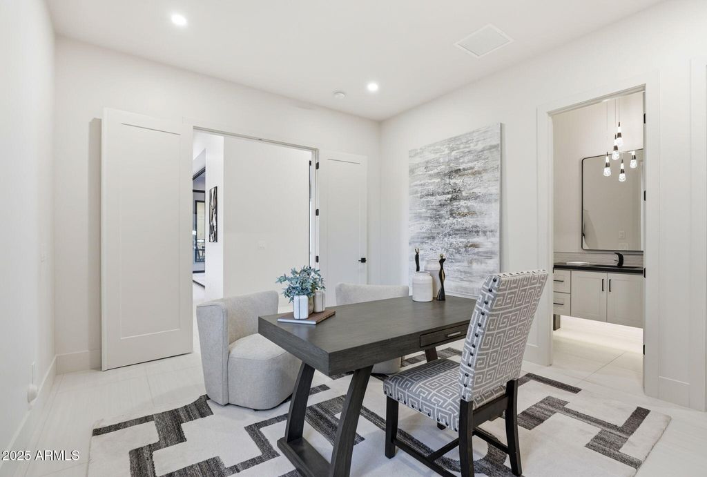 Image 27 of property listing at 8768 E VILLA CASSANDRA Drive, Scottsdale, AZ 85266