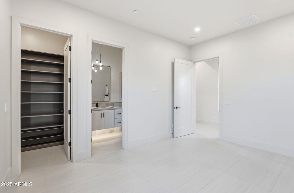 Image 29 of property listing at 8768 E VILLA CASSANDRA Drive, Scottsdale, AZ 85266