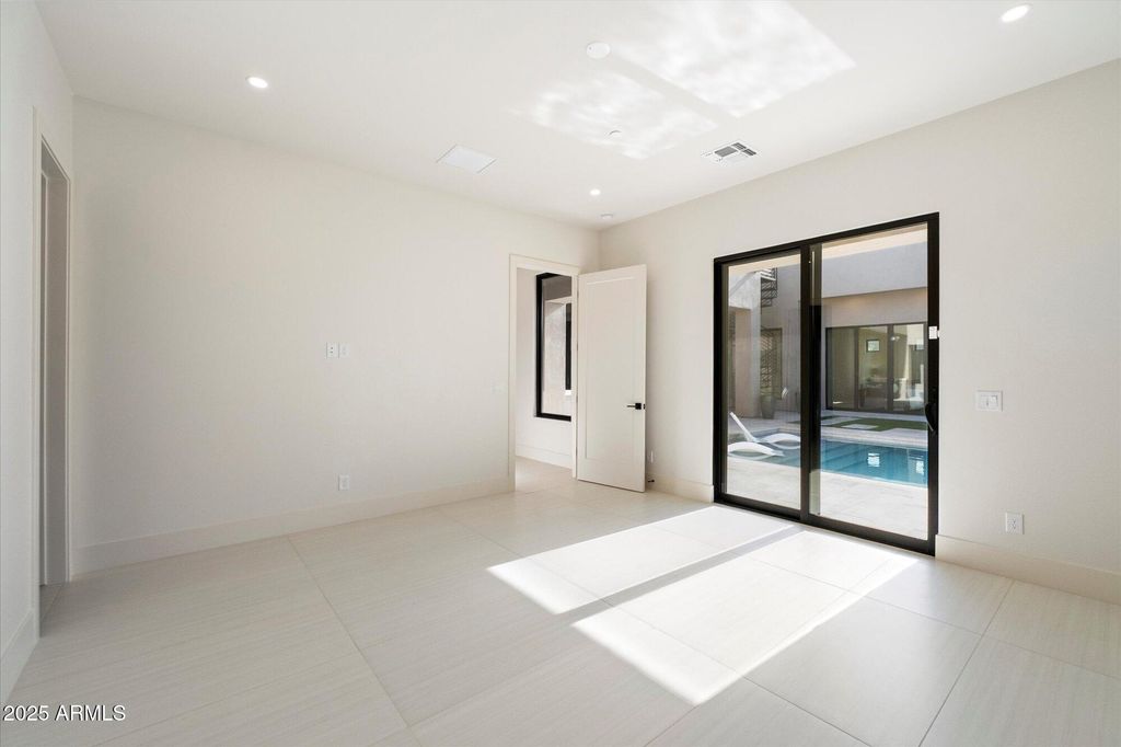 Image 32 of property listing at 8768 E VILLA CASSANDRA Drive, Scottsdale, AZ 85266