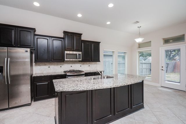 2511 Mountain Sage Drive, Pearland, TX 77584