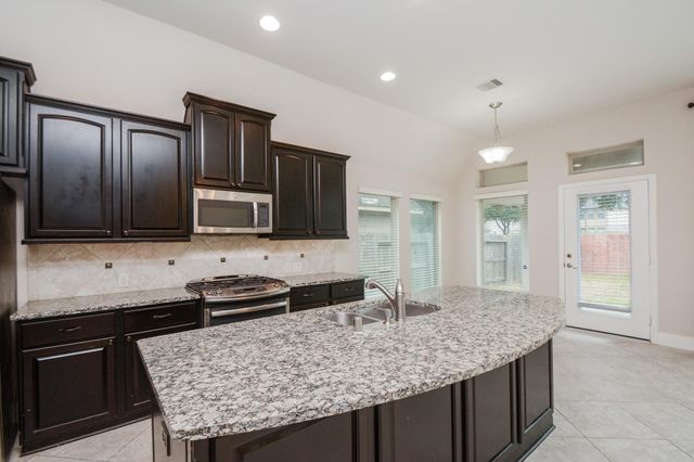2511 Mountain Sage Drive, Pearland, TX 77584
