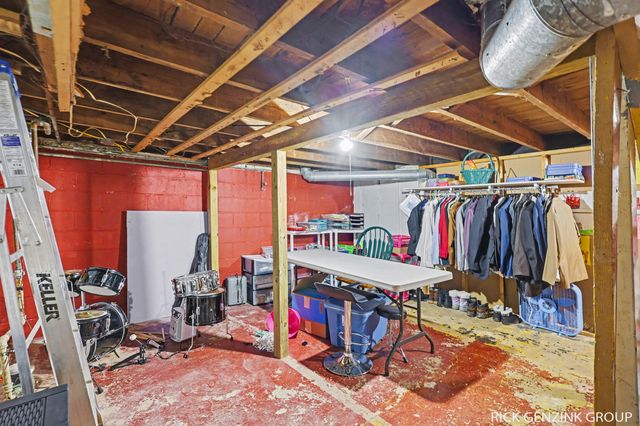 614 W High Street, Bangor City, MI 49013