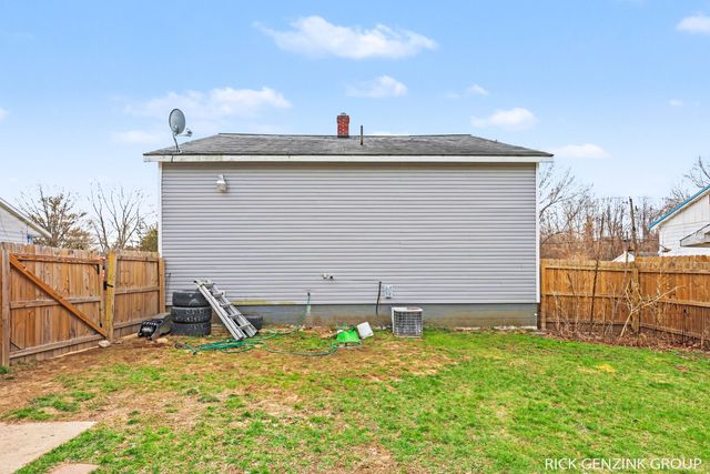 614 W High Street, Bangor City, MI 49013