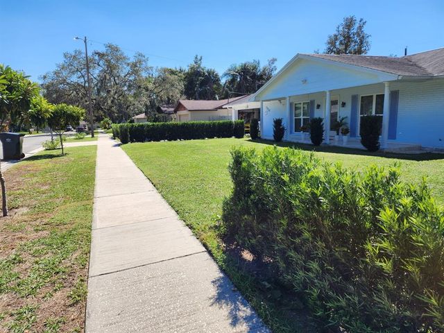2310 MEDFORD LANE, Brandon, FL 33511