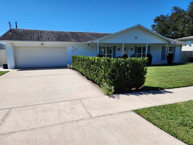 2310 MEDFORD LANE, Brandon, FL 33511