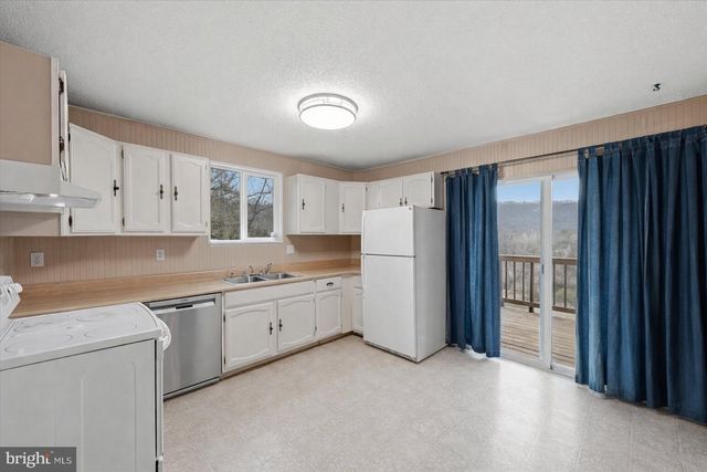 245 ATWOOD DR, Gerrardstown, WV 25420