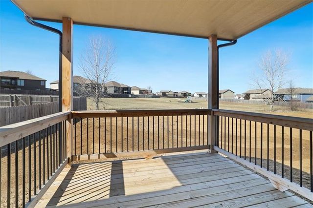 18408 Rock Creek Drive N, Smithville, MO 64089