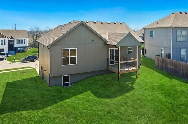 18408 Rock Creek Drive N, Smithville, MO 64089