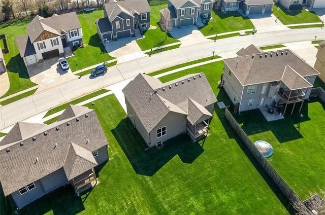 18408 Rock Creek Drive N, Smithville, MO 64089