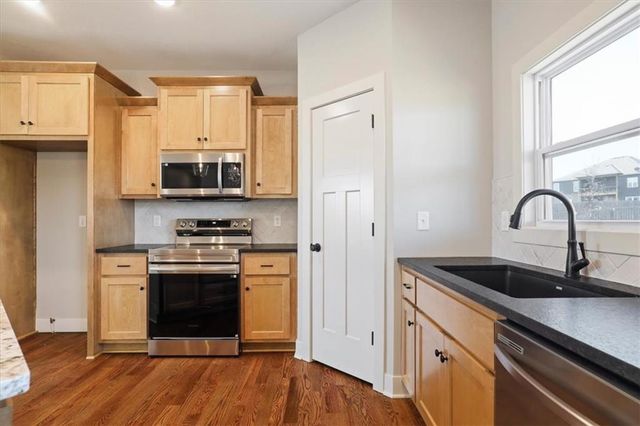 18408 Rock Creek Drive N, Smithville, MO 64089