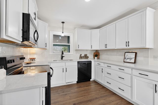 247 Cherokee Trl, Clarksville, TN 37043