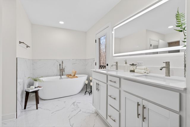 247 Cherokee Trl, Clarksville, TN 37043