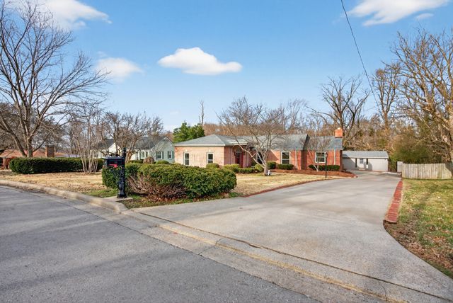 247 Cherokee Trl, Clarksville, TN 37043