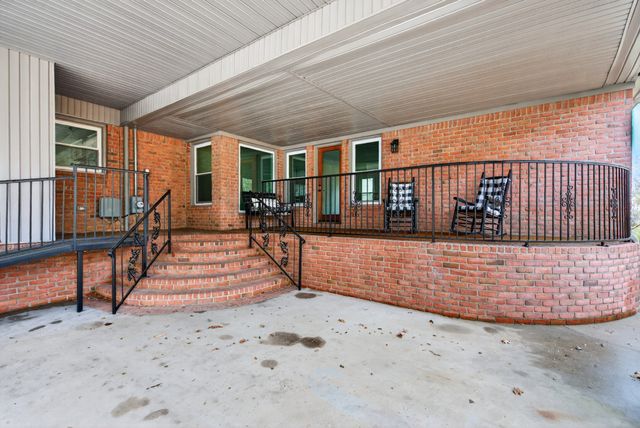 247 Cherokee Trl, Clarksville, TN 37043