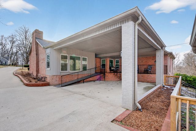 247 Cherokee Trl, Clarksville, TN 37043