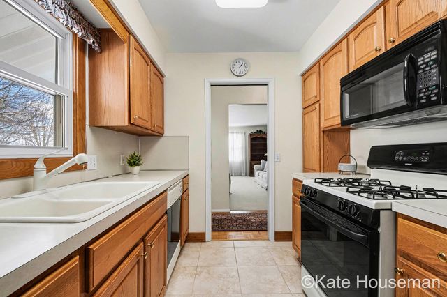 1921 Camille Drive SE, Grand Rapids, MI 49546