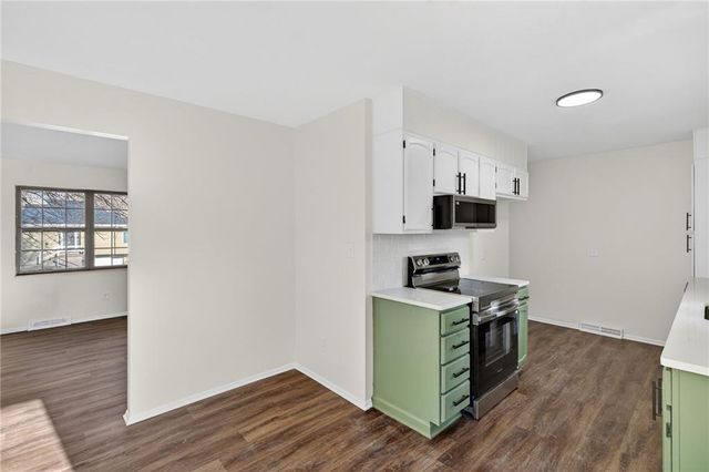 2006 N Plymouth Road, Independence, MO 64058