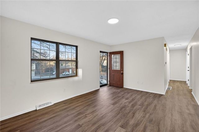 2006 N Plymouth Road, Independence, MO 64058