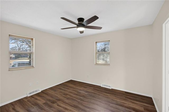 2006 N Plymouth Road, Independence, MO 64058