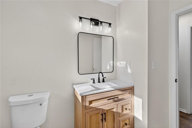 2006 N Plymouth Road, Independence, MO 64058