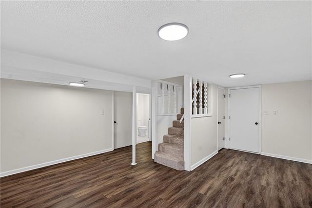 2006 N Plymouth Road, Independence, MO 64058