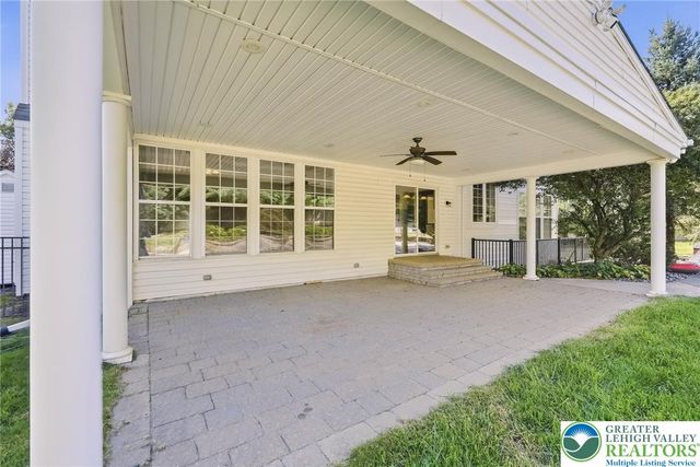 2224 Pembrooke Drive, Lower Macungie Twp, PA 18062