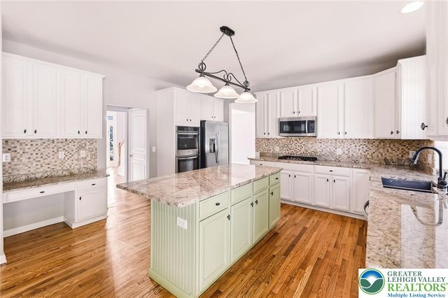 2224 Pembrooke Drive, Lower Macungie Twp, PA 18062