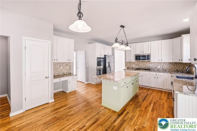 2224 Pembrooke Drive, Lower Macungie Twp, PA 18062