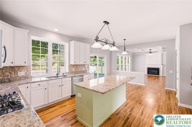 2224 Pembrooke Drive, Lower Macungie Twp, PA 18062