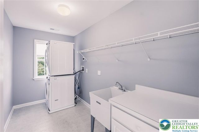 2224 Pembrooke Drive, Lower Macungie Twp, PA 18062