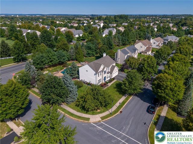 2224 Pembrooke Drive, Lower Macungie Twp, PA 18062