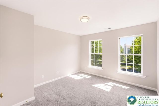 2224 Pembrooke Drive, Lower Macungie Twp, PA 18062