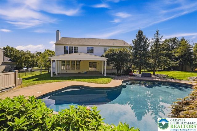 2224 Pembrooke Drive, Lower Macungie Twp, PA 18062