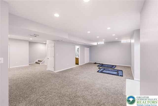 2224 Pembrooke Drive, Lower Macungie Twp, PA 18062
